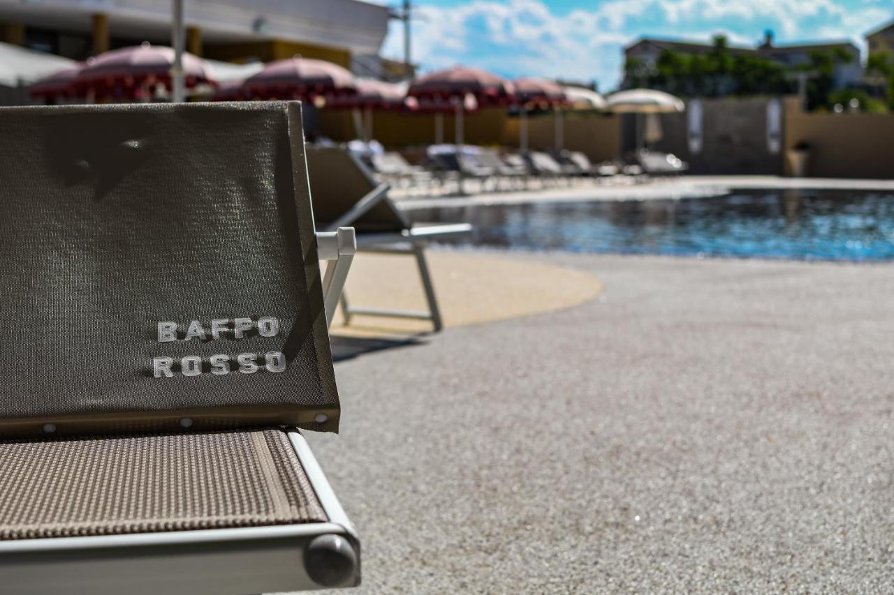 Hotel Baffo Rosso Alba Adriatica Exterior photo
