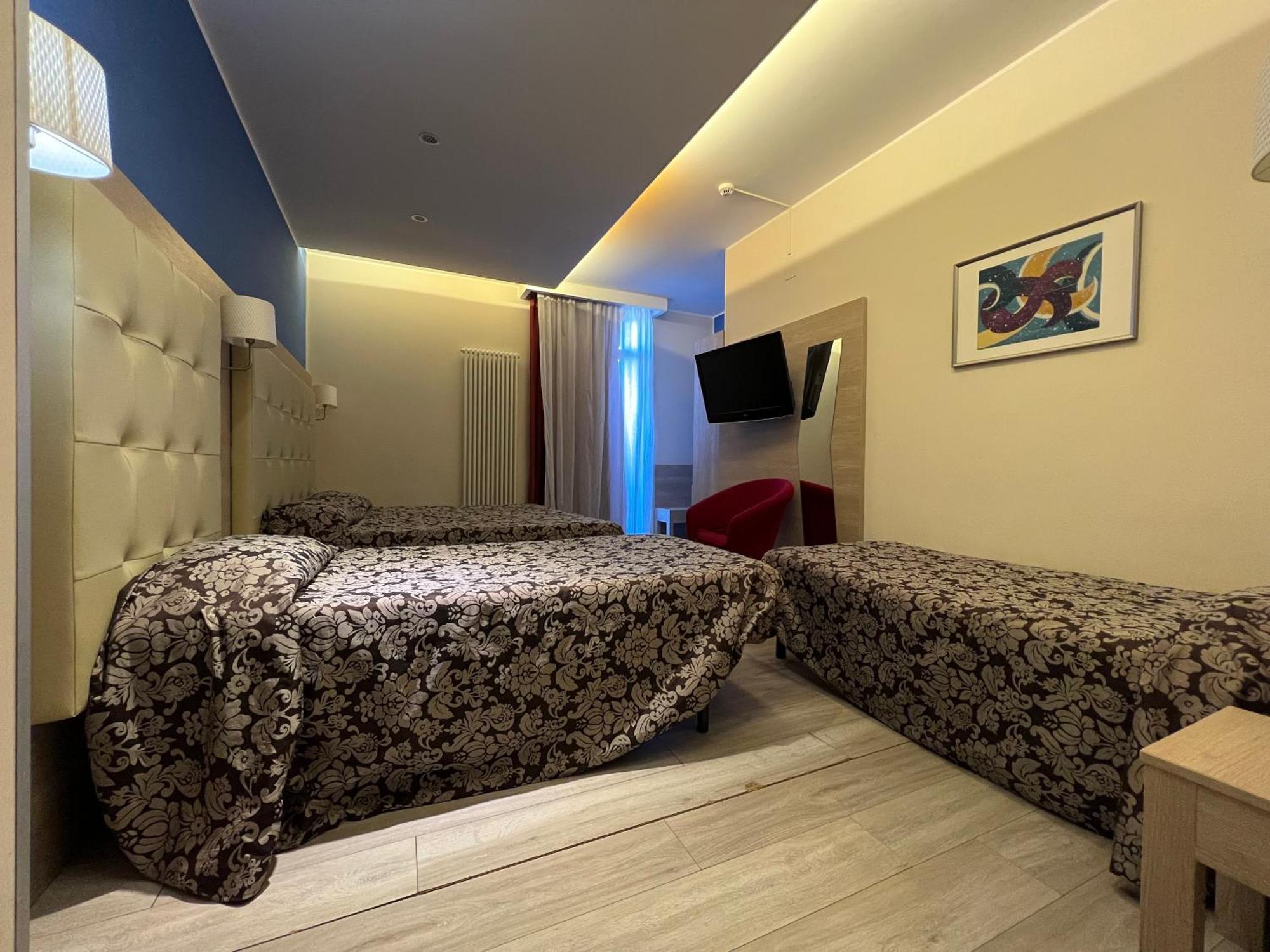 Hotel Baffo Rosso Alba Adriatica Exterior photo