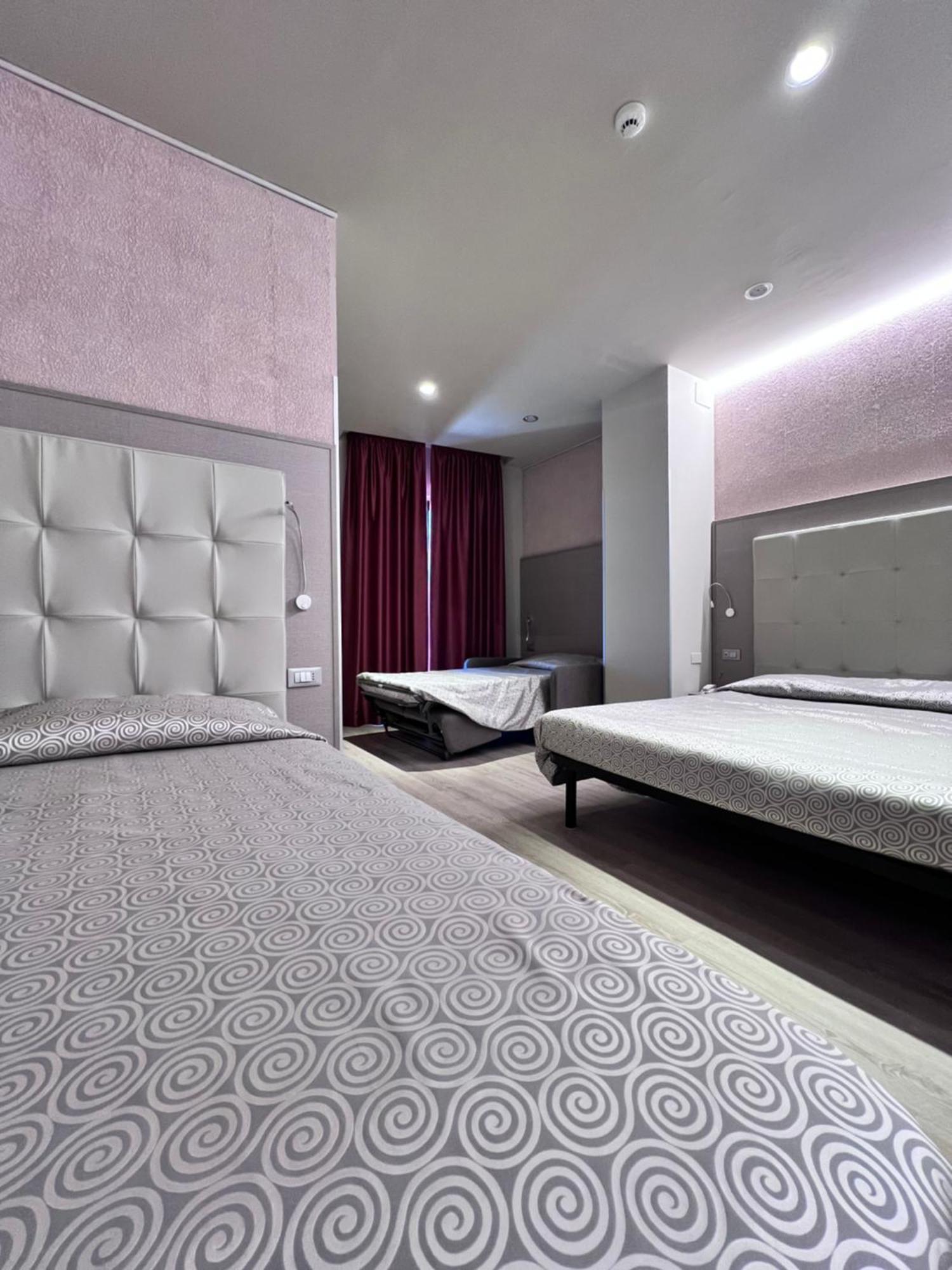 Hotel Baffo Rosso Alba Adriatica Exterior photo