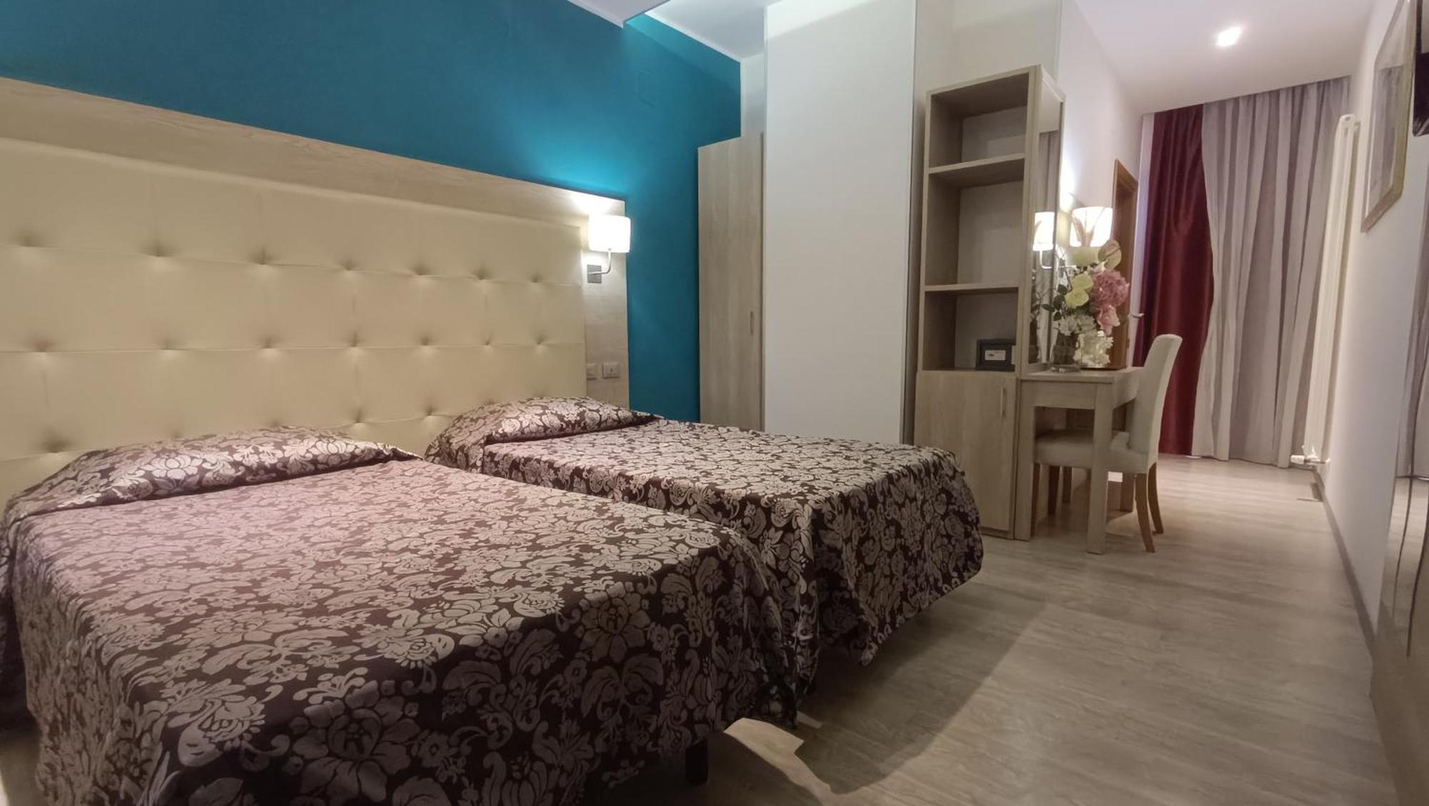 Hotel Baffo Rosso Alba Adriatica Exterior photo