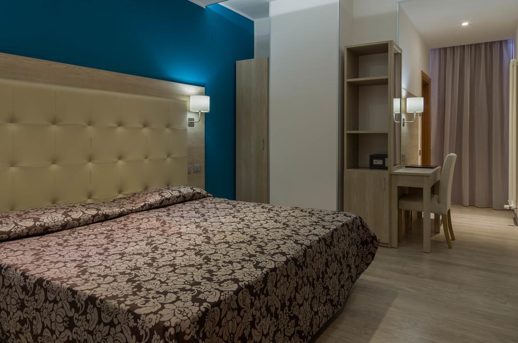 Hotel Baffo Rosso Alba Adriatica Exterior photo