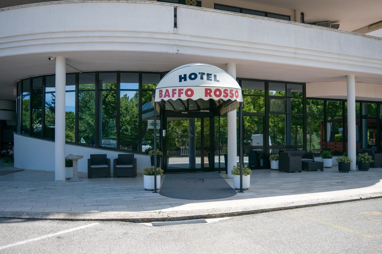 Hotel Baffo Rosso Alba Adriatica Exterior photo